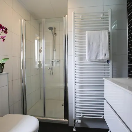 Deluxe 6 Pers., Geen Tv, 3 Slaapkamers * Nunspeet